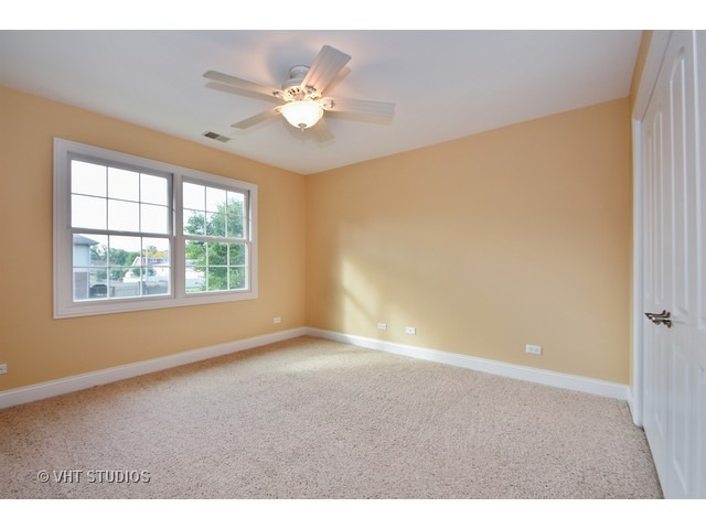 8600 Laporte Ave, Burbank, IL 60459 photo 11