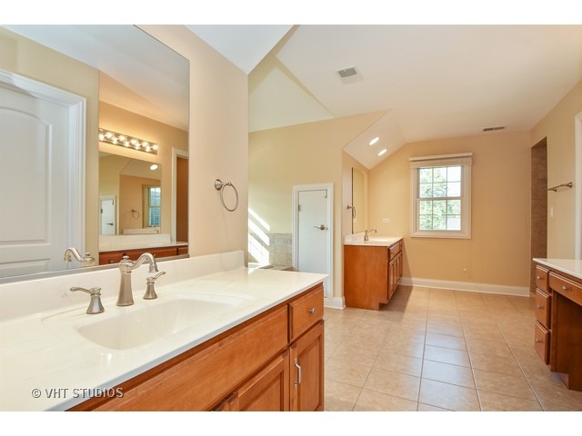 8600 Laporte Ave, Burbank, IL 60459 photo 9