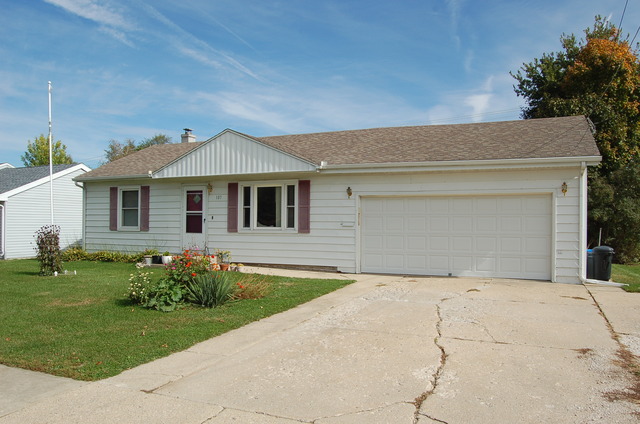 107 Nancy St, Mount Morris, IL 61054 photo 2