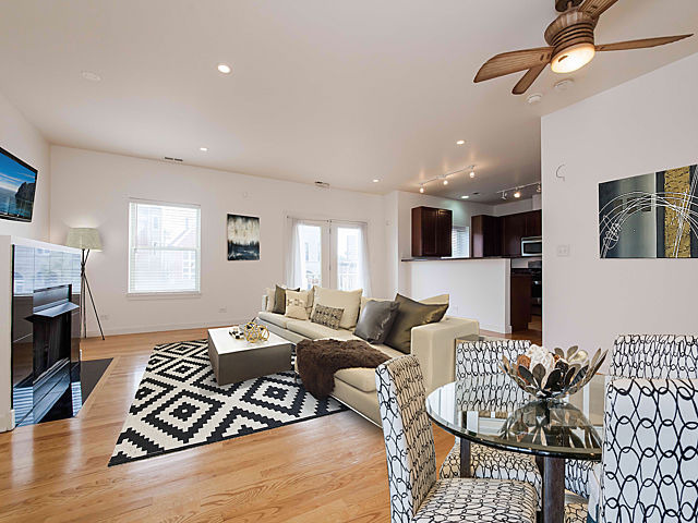 822 E Bowen Ave #3B, Chicago, IL 60653 photo 2