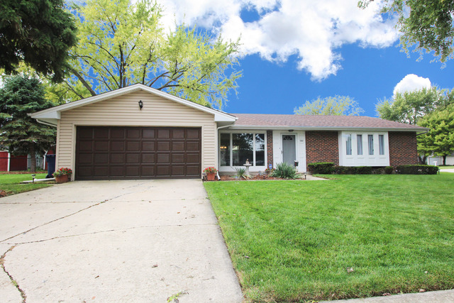 1201 Corley Dr, Elgin, IL 60120 photo 1