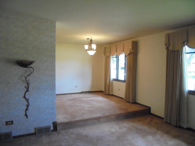 7716 W 82nd St, Bridgeview, IL 60455 photo 10