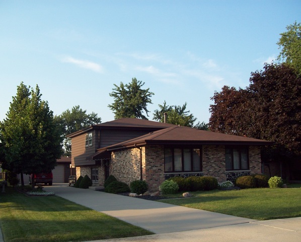 7716 W 82nd St, Bridgeview, IL 60455 photo 1