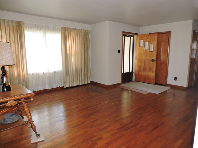 635 S Main Ave, Kankakee, IL 60901 photo 2
