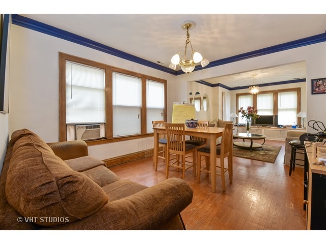 7039 S Artesian Ave, Chicago, IL 60629 photo 4