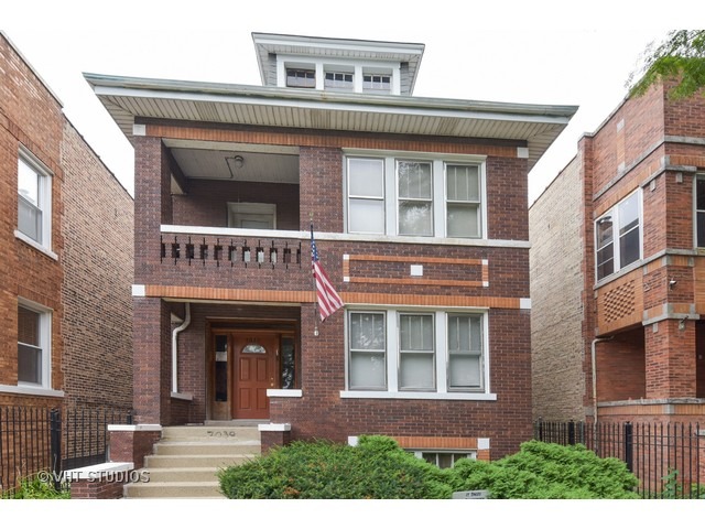 7039 S Artesian Ave, Chicago, IL 60629 photo 1