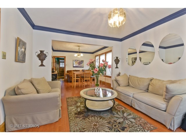 7039 S Artesian Ave, Chicago, IL 60629 photo 2