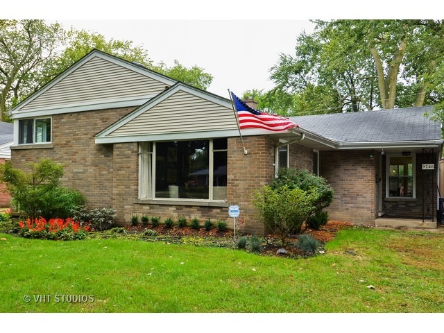 9246 Forestview Rd, Evanston, IL 60203 photo 1