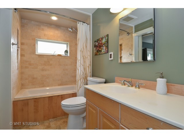 9246 Forestview Rd, Evanston, IL 60203 photo 9