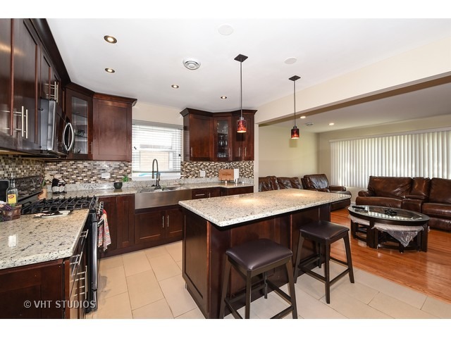 7716 W 81st St, Bridgeview, IL 60455 photo 3