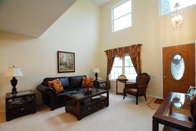 517 Rose Ln, Bartlett, IL 60103 photo 2