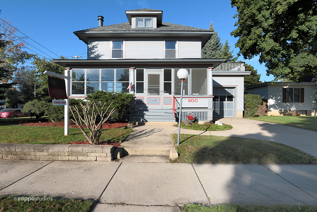 800 Saint John St, Elgin, IL 60120 photo 1