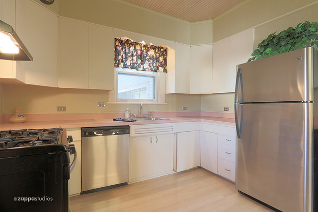 800 Saint John St, Elgin, IL 60120 photo 10