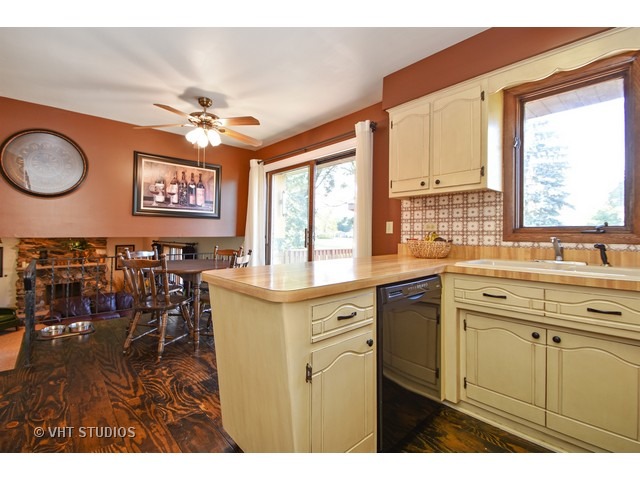 10912 3rd St, Mokena, IL 60448 photo 4