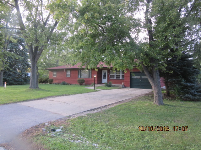 900 E 1st St, Lockport, IL 60441 photo 2
