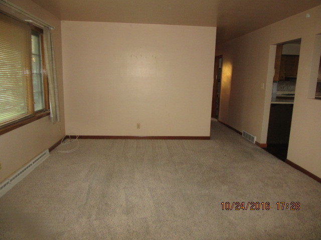 900 E 1st St, Lockport, IL 60441 photo 8