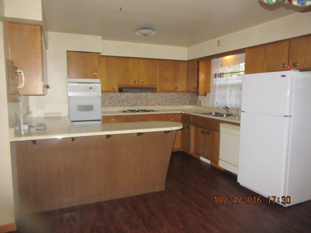 900 E 1st St, Lockport, IL 60441 photo 5