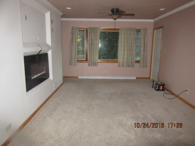900 E 1st St, Lockport, IL 60441 photo 7