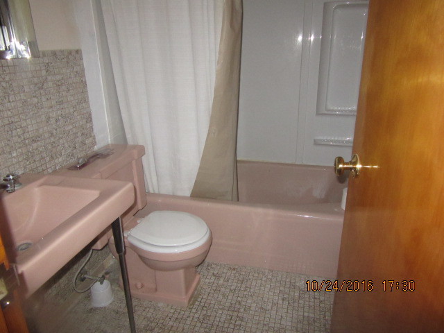 900 E 1st St, Lockport, IL 60441 photo 12