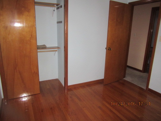 900 E 1st St, Lockport, IL 60441 photo 10