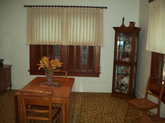 209 S 2nd St, Walnut, IL 61376 photo 6