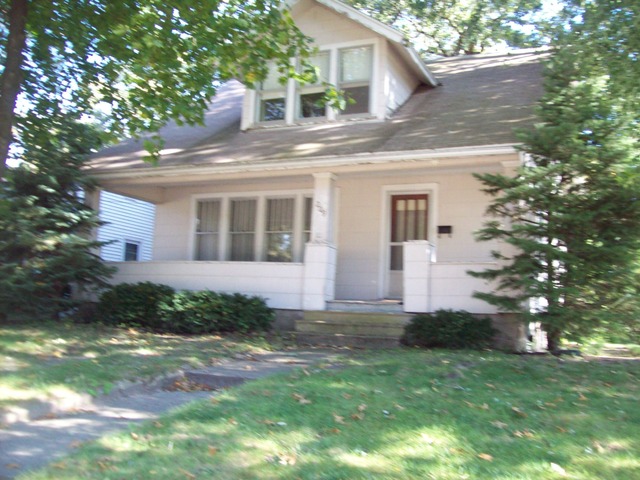 209 S 2nd St, Walnut, IL 61376 photo 1