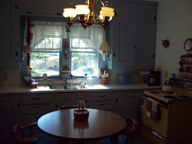 209 S 2nd St, Walnut, IL 61376 photo 5