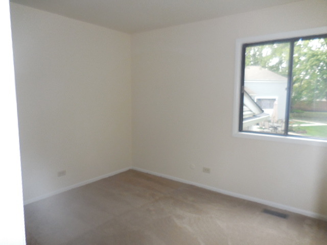 844 Cambridge Pl #129A, Wheeling, IL 60090 photo 8