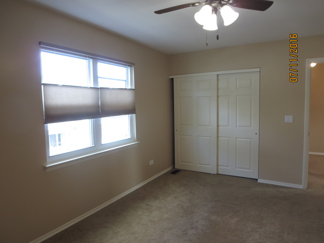 9010 Abbey Ln, Des Plaines, IL 60016 photo 13