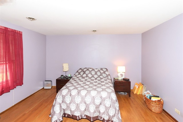 549 Orchard Ct, Des Plaines, IL 60016 photo 14