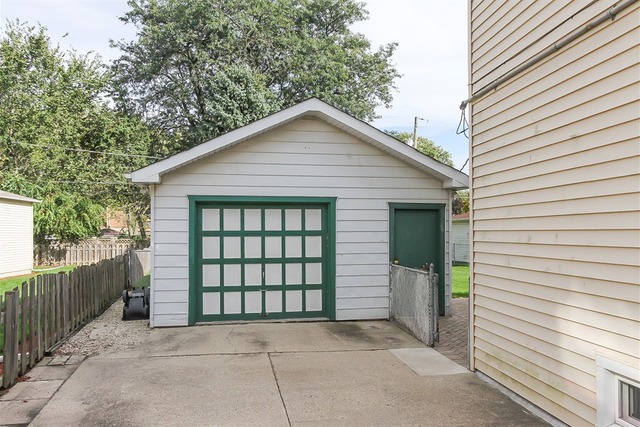 549 Orchard Ct, Des Plaines, IL 60016 photo 24