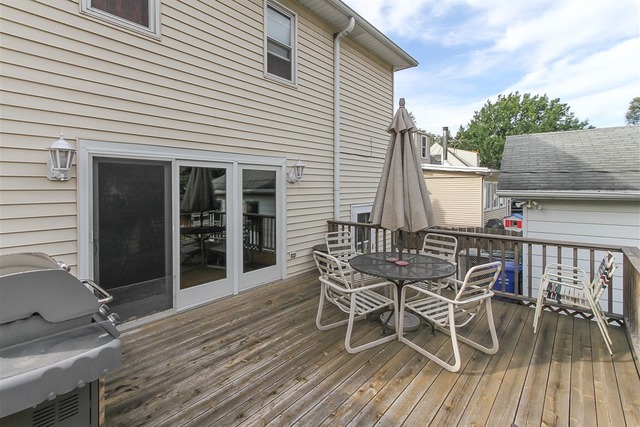549 Orchard Ct, Des Plaines, IL 60016 photo 21