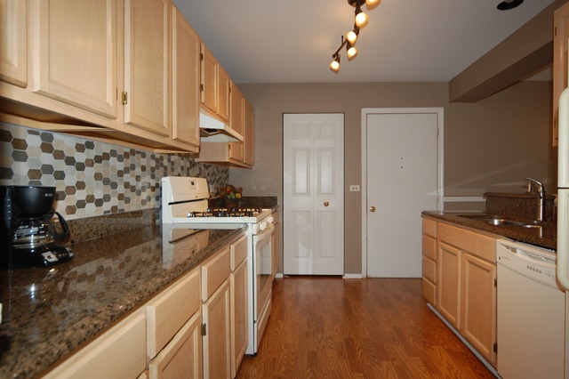 375 Aberdeen Ct #1, Bartlett, IL 60103 photo 6