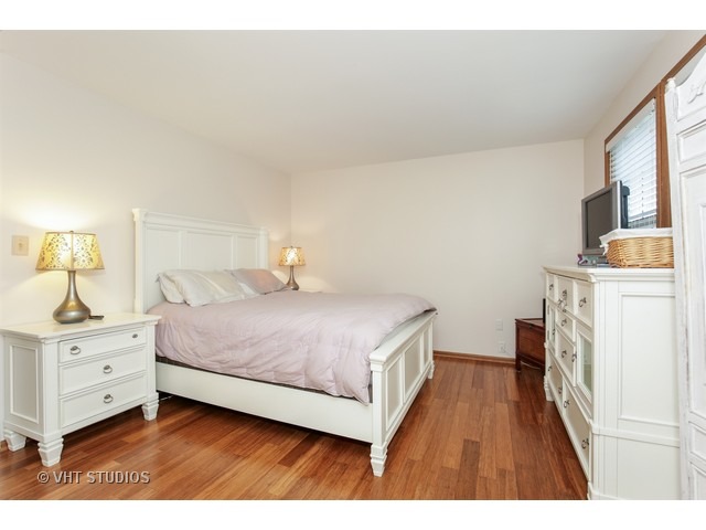 4551 Olmstead Dr, Hoffman Estates, IL 60192 photo 5