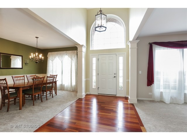 11 Benton Ct, Algonquin, IL 60102 photo 2