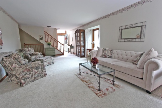 121 Schiller Pl, Itasca, IL 60143 photo 3