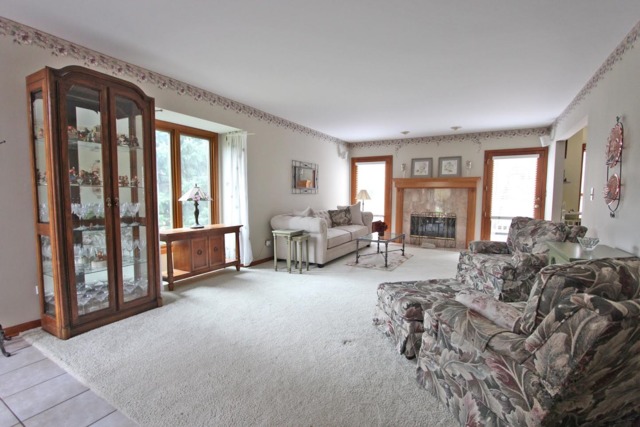 121 Schiller Pl, Itasca, IL 60143 photo 2