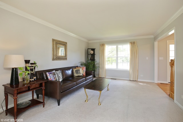 2109 Bent Tree Dr, Geneva, IL 60134 photo 3