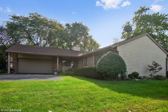 765 E Devon Ave, Roselle, IL 60172 photo 1