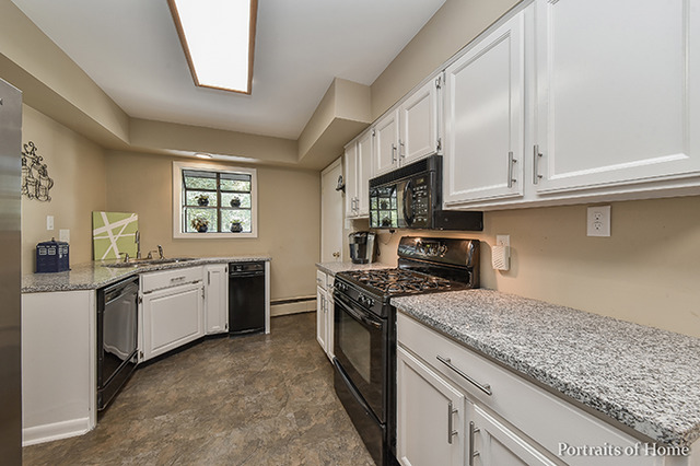 1152 E Chicago Ave, Naperville, IL 60540 photo 8