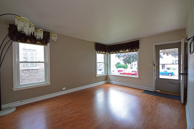 6028 N Artesian Ave, Chicago, IL 60659 photo 4