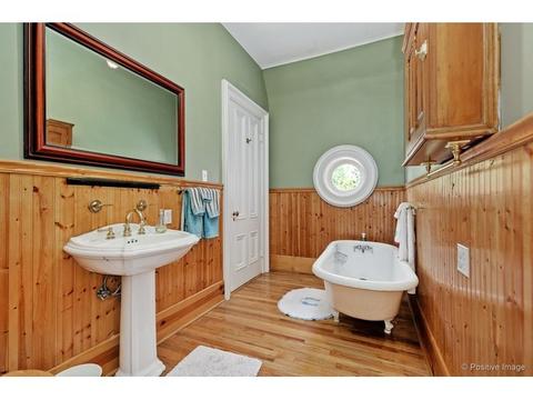 154 Bartram Rd, Riverside, IL 60546 photo 11