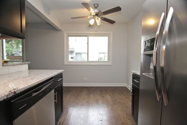 874 Cambridge Pl, Wheeling, IL 60090 photo 4