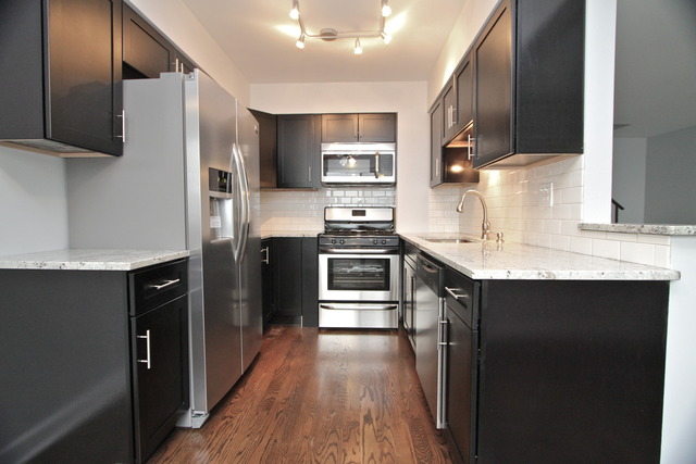 874 Cambridge Pl, Wheeling, IL 60090 photo 2