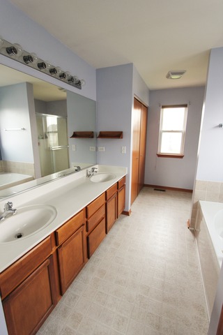 7428 Fordham Ln, Plainfield, IL 60586 photo 12