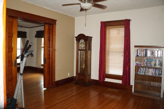  312 E 2nd St, Dixon, IL 61021 photo 3