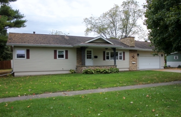 612 E Mann St, Gilman, IL 60938 photo 1