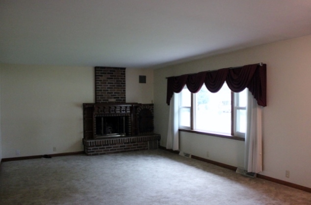 612 E Mann St, Gilman, IL 60938 photo 6