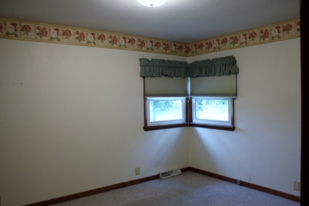 612 E Mann St, Gilman, IL 60938 photo 16
