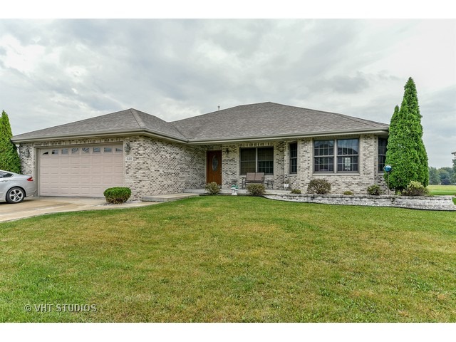 320 Lilac Dr, Beecher, IL 60401 photo 1
